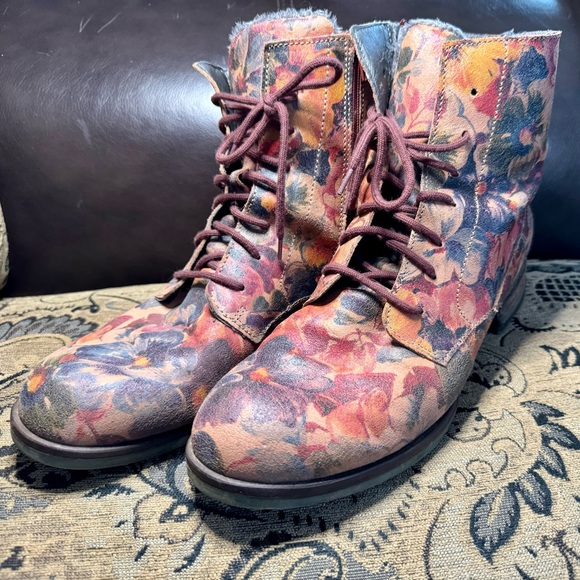 Joseph Seibel fur lined zipper boots - Picture 5 of 11